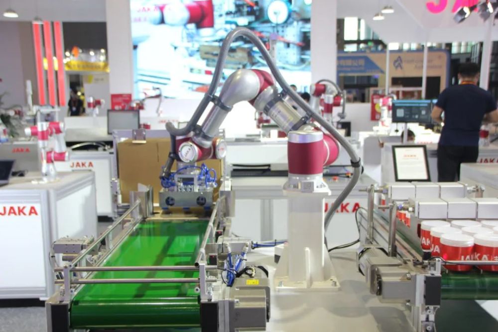 协作机器人 终端用户与集成商改造升级的首选